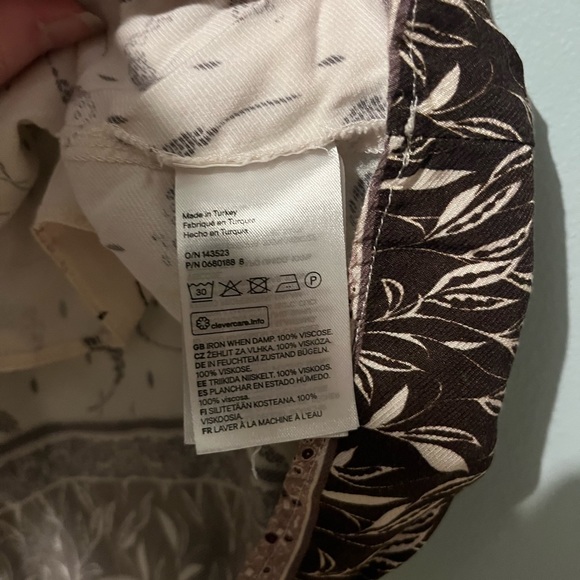 H&M White V-Neck Tank - Picture 8 of 8